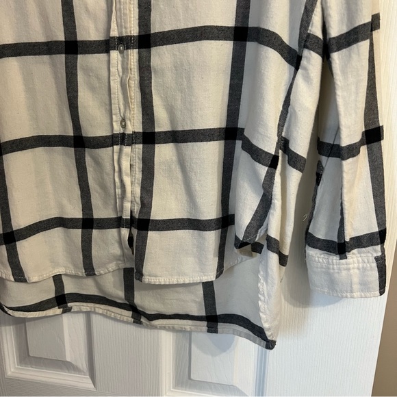 H&M Black & White Plaid Shirt - Picture 5 of 7